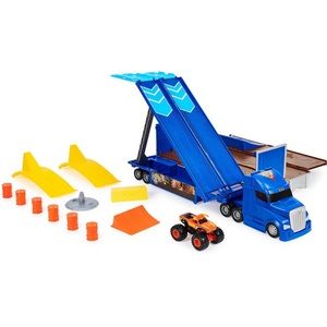 Monster Jam, Official 2-in-1 Transforming Hauler Playset